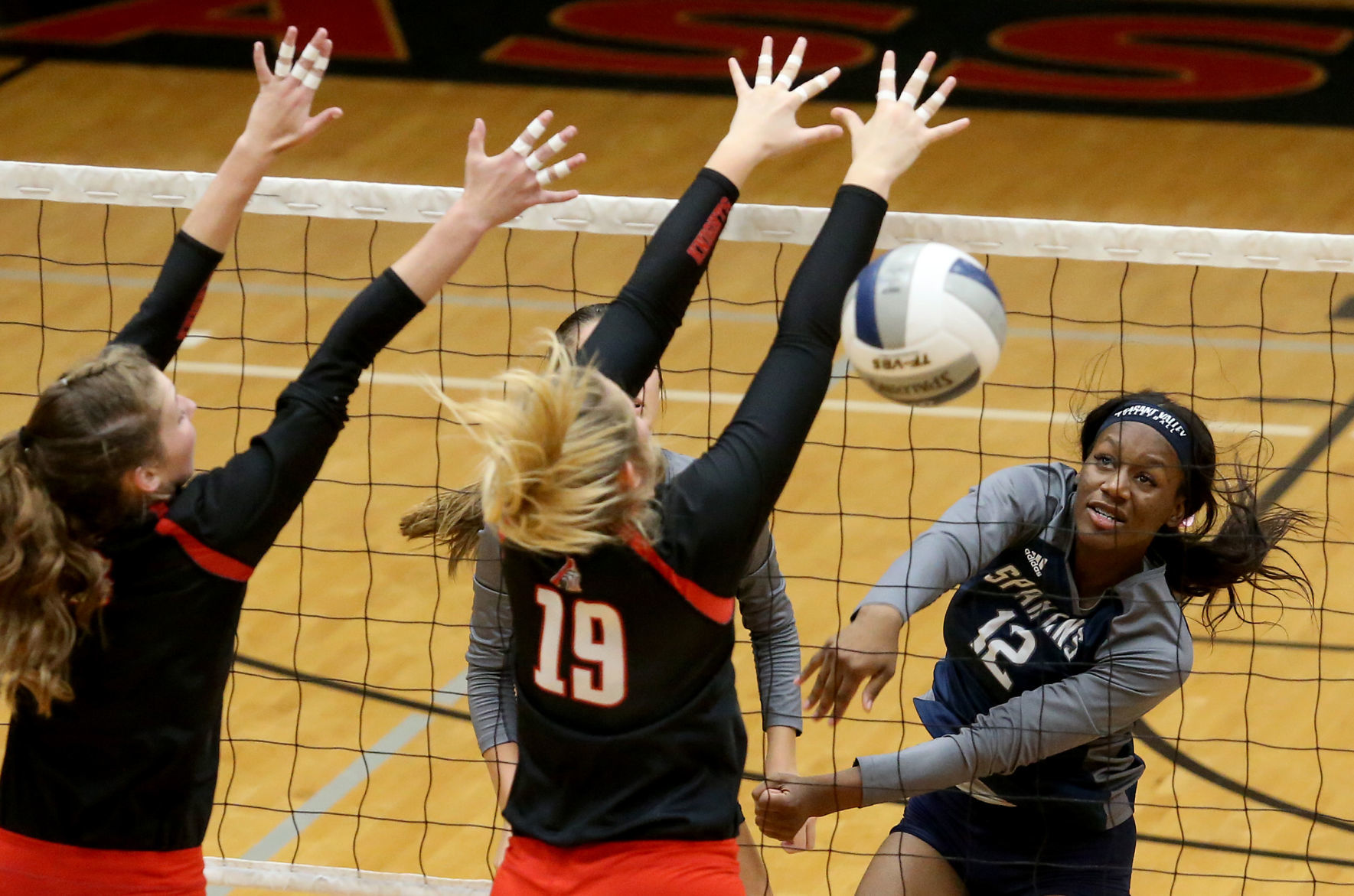100918-PV-Assumption-volleyball-005